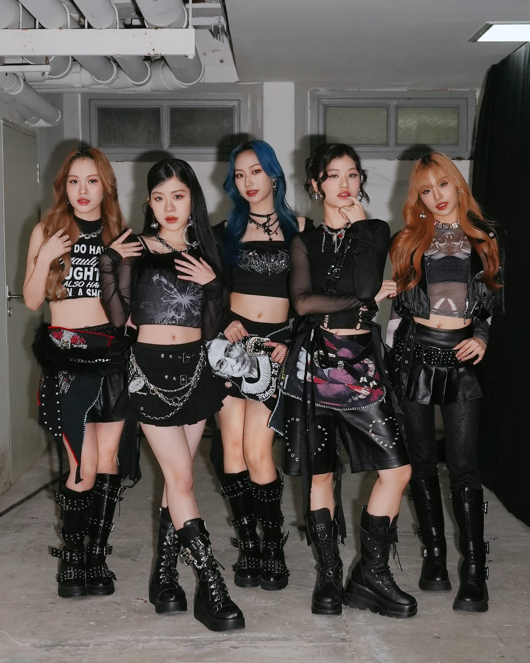 GlCd2Z7asAAJHz-?format=jpg&name=4096x4096