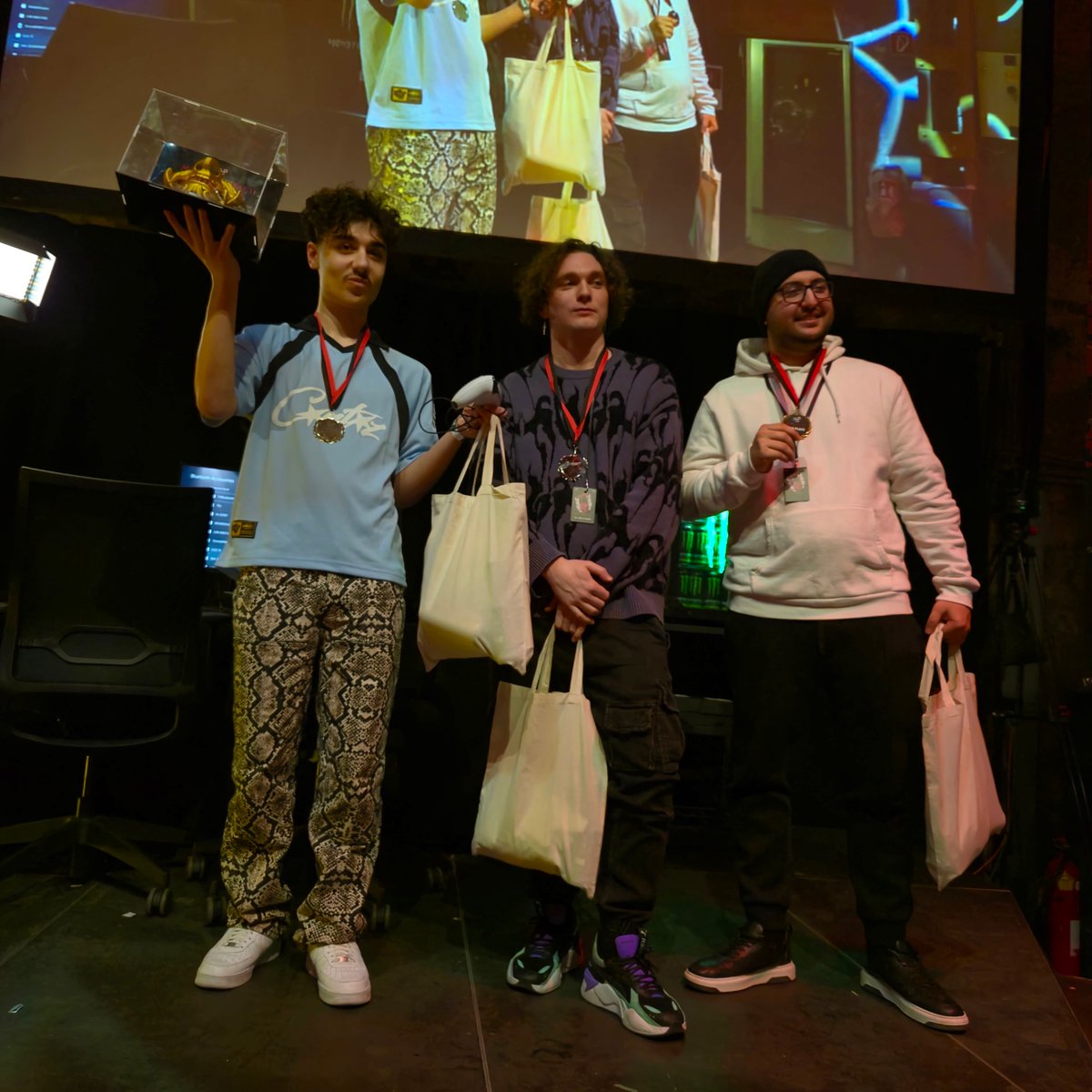 Our MK 11 winners! Such good games <a href="/1Kanimani/">ONi | Mustafa 🌟</a> <a href="/MakoraNii/">MakoraN</a> 
<a href="/MKAzerbaijan/">Hamid</a> 🖤🤘🏻🔥