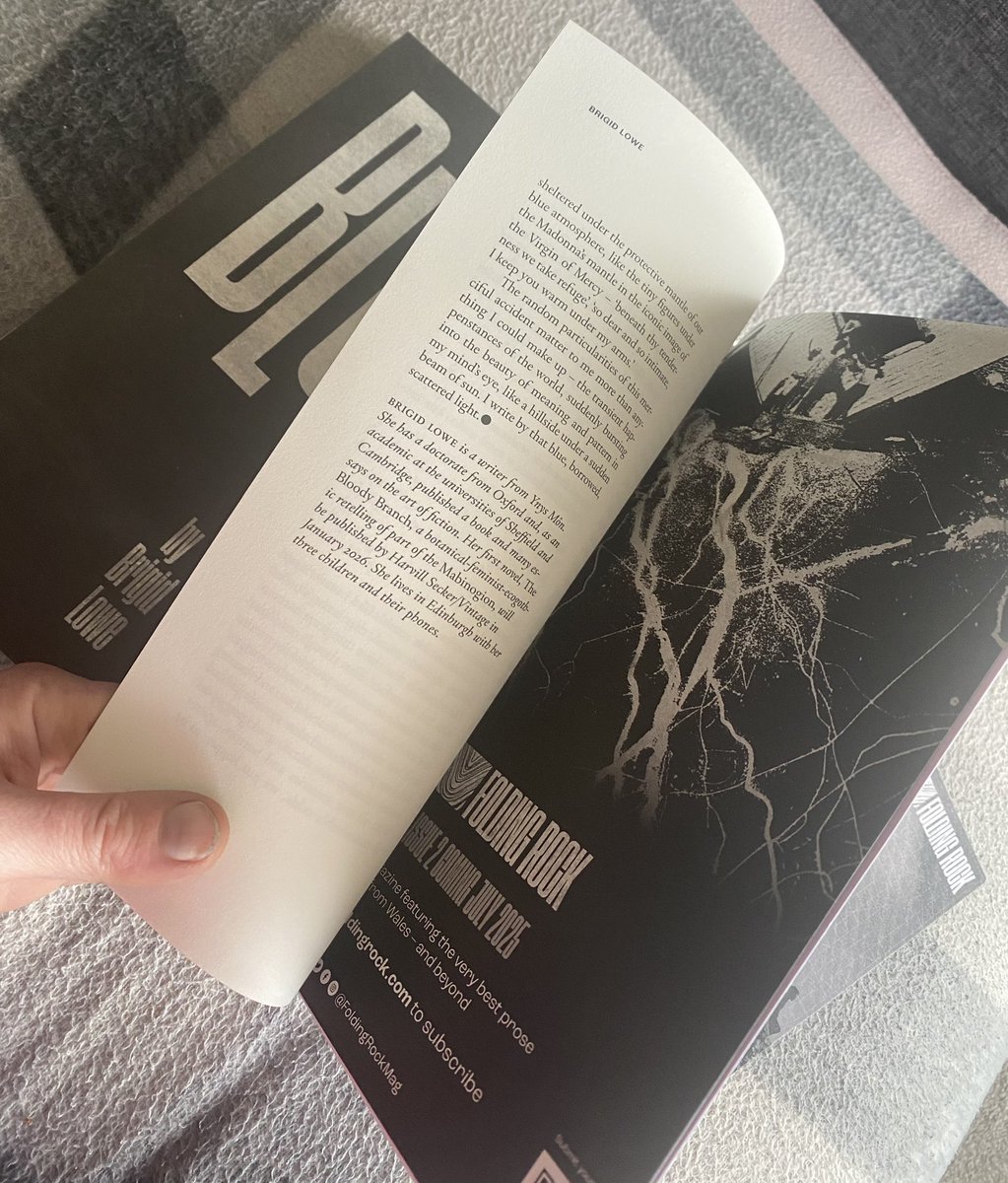 brigidsquill's tweet photo. Life landmark, seeing my essay in the beautiful new @FoldingRockMag 

Despite 100s of 1000s of words of lit criticism, I’ve not published a scrap of “creative” writing since teenage fanzines and romcoms for a job at an online mag when the web was still smaller than Andora…. https://t.co/AIAMd7ojiW