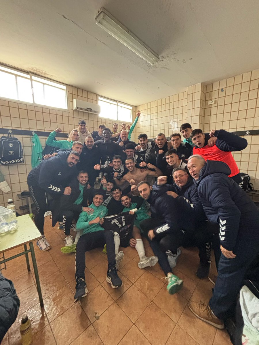 screquena1928's tweet photo. #SCRequena 3 - 2 @Manises_CF1929 https://t.co/vACrJNicPo