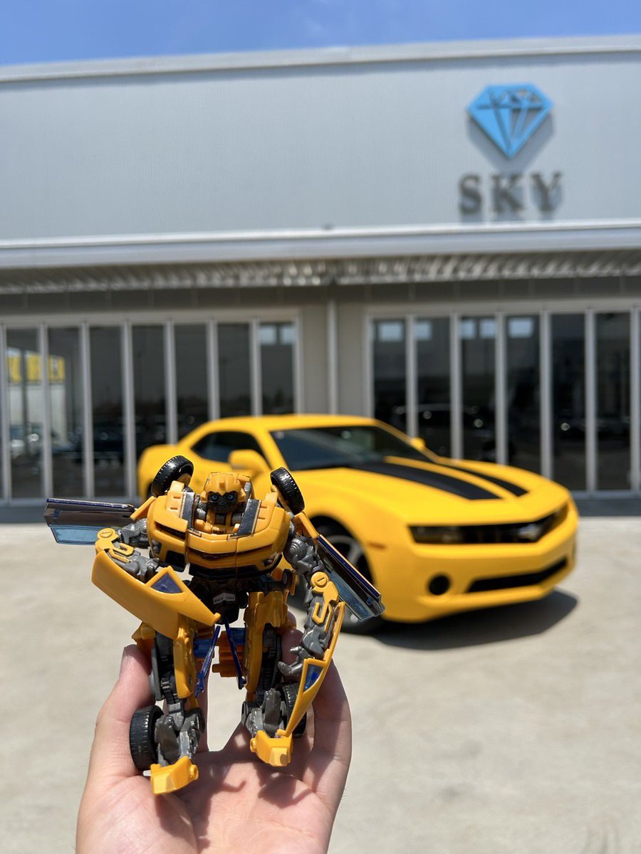 davichanR34's tweet photo. 小学生の時から持ってたバンブルビーのおもちゃ笑
今ではカマロオーナーになれてガキンチョの時の夢が叶った🐝 https://t.co/uFCr5ldxSv
