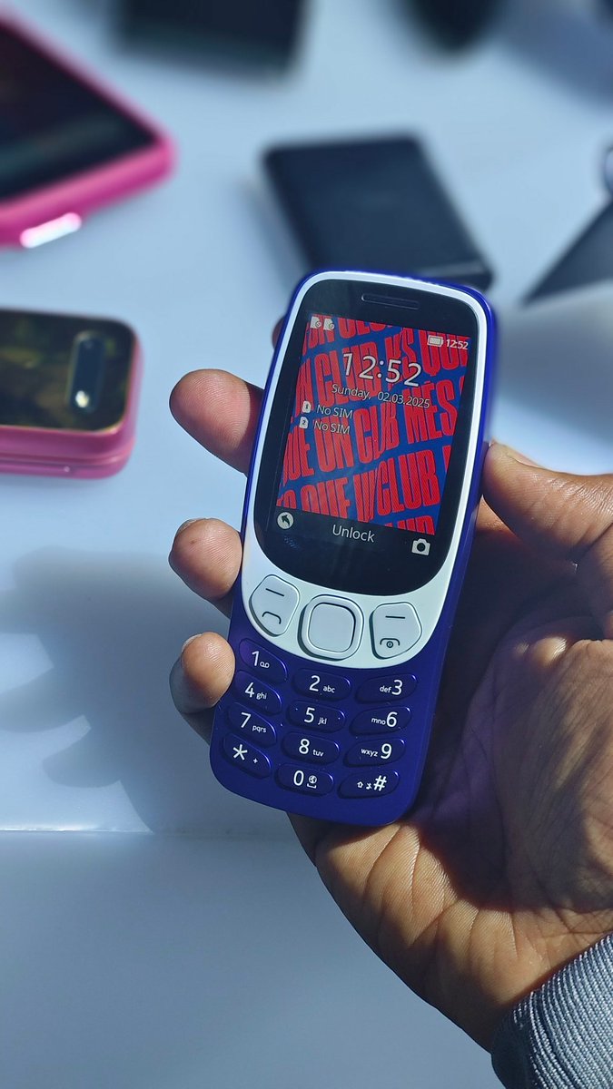 gizmochina's tweet photo. HMD GLOBAL announced a bunch of products at #MWC2025 
- Earbuds which is also a magsafe charger
- Xplora phone for kids
- Barca edition of Fusion phone
- Barca edition of its Feature phone https://t.co/9nY3IyCLHS