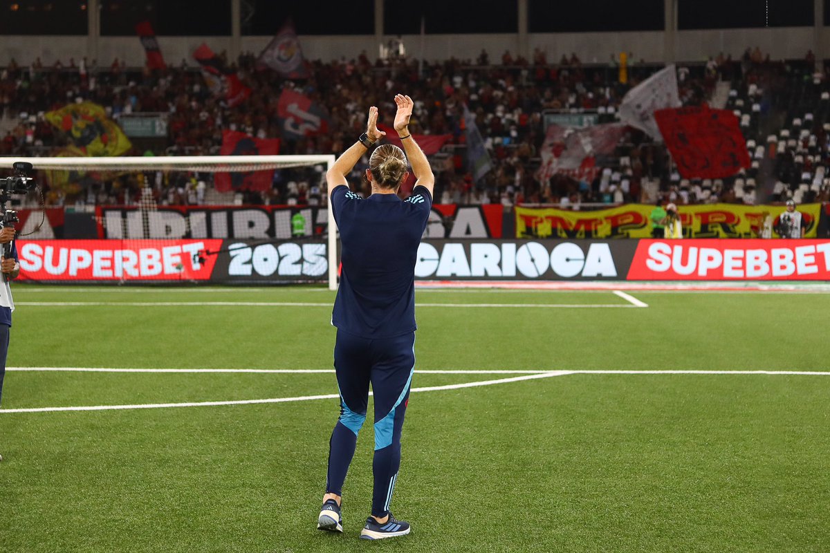 Filipe Luís no comando do Flamengo:

- 24 jogos
- 17 vitórias
- 6 empates
- 1 derrota
- 44 gols marcados
- 12 gols sofridos
- 75% de aproveitamento

🏆 2 títulos: Copa do Brasil e Supercopa do Brasil

🗞 <a href="/DataFutebol/">DataFut</a>
📸 Gilvan de Souza/CRF
