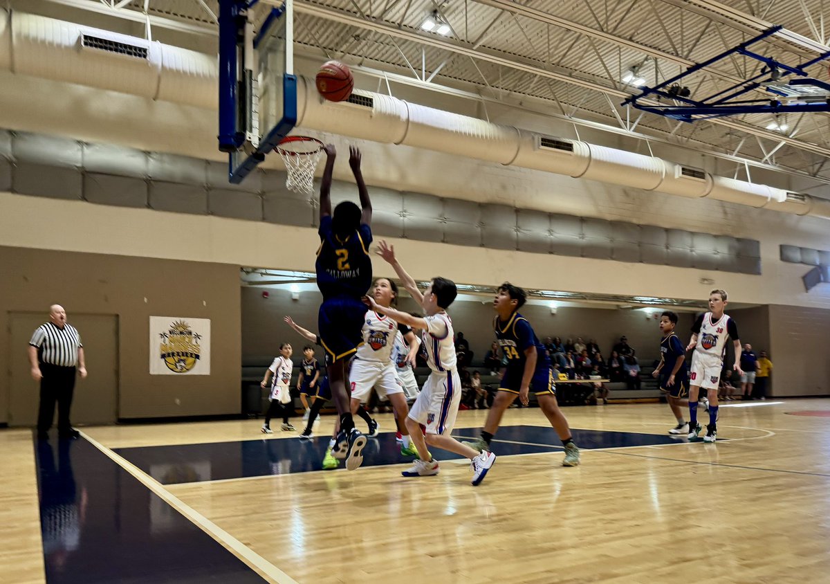 🏀 🔥 The action is heating up at Village Park this morning during the annual March Madness Basketball Tournament, hosted by Wellington Wolves Basketball and the Palm Beach County Sports Commission !

#MarchMadness #BasketballTournament #WellingtonFL #GreatHometown