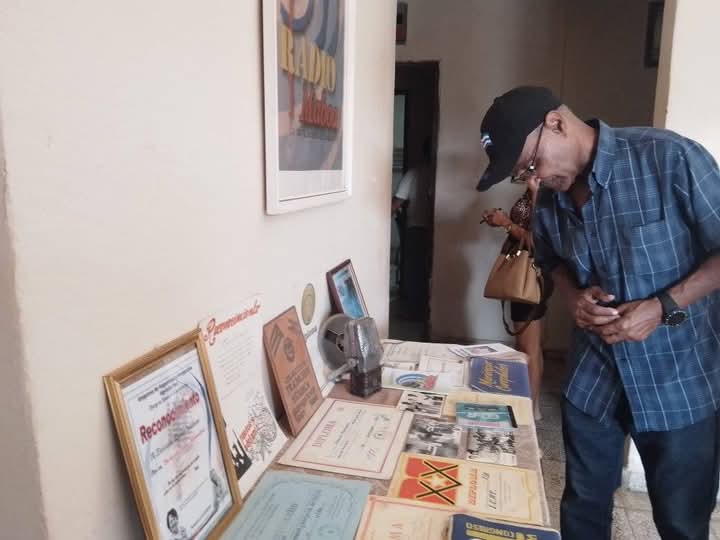 #DesdeAmancio
#RadioMaboas

La presencia de los invitados al programa Micrófono Abierto, sirvió de pretexto para el inicio de las celebraciones que se extenderán hasta el 5 de abril y que incluye un variado plan de actividades para reconocer el quehacer de radialistas y oyentes