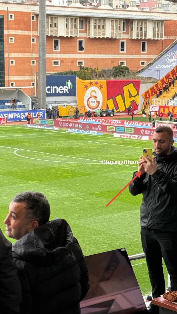 #KSPvGS
Kasımpaşa Galatasaray maçında sizin ne işiniz var lan şerefsizler yine Kasımpaşa tribünlerinden Galatasaray A küfür ediliyor 😡😡😡😡