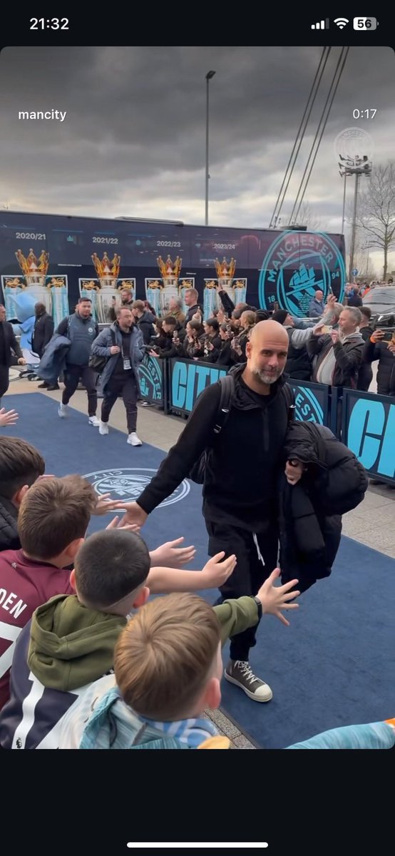 SBennehan's tweet photo. @FanzoneDanny what a birthday weekend 👍⚽️ thanks for making this happen what an amazing experience 🙌🏻 9 in the morning! https://t.co/hM9iHH4kHt