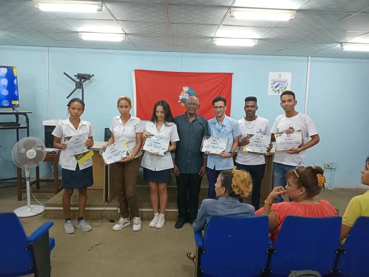 facultad_1's tweet photo. ✨ XLIX Seminario Juvenil de Estudios Martianos en nuestra Universidad ✨
#feu102años #fac1_med #EsaFuerzaQueNosMueve #CubaPorLaSalud #UCM_SC #Feusantiago #UnidosXCuba #MINSAPCuba https://t.co/g8IwWwMeIz