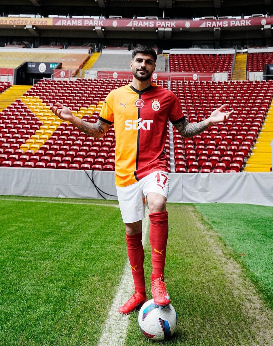 Roland Sallai, Gabriel Sara ve Eren Elmalı’nın sahada yokları oynuyor, Okan Buruk ve teknik heyet izliyor..