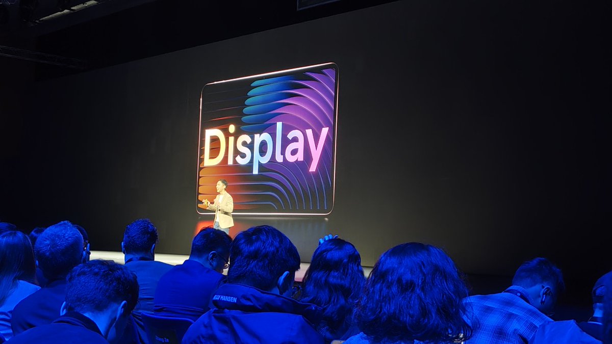 MrGadgetTech's tweet image. Oggi #xiaomi lancia anche un tablet, da capire se arriverà in Italia. 
Prendete un iPad, cambiate il marchio e il gioco é fatto! 😉
#XiaomiLaunch #MWC25 @Xiaomi