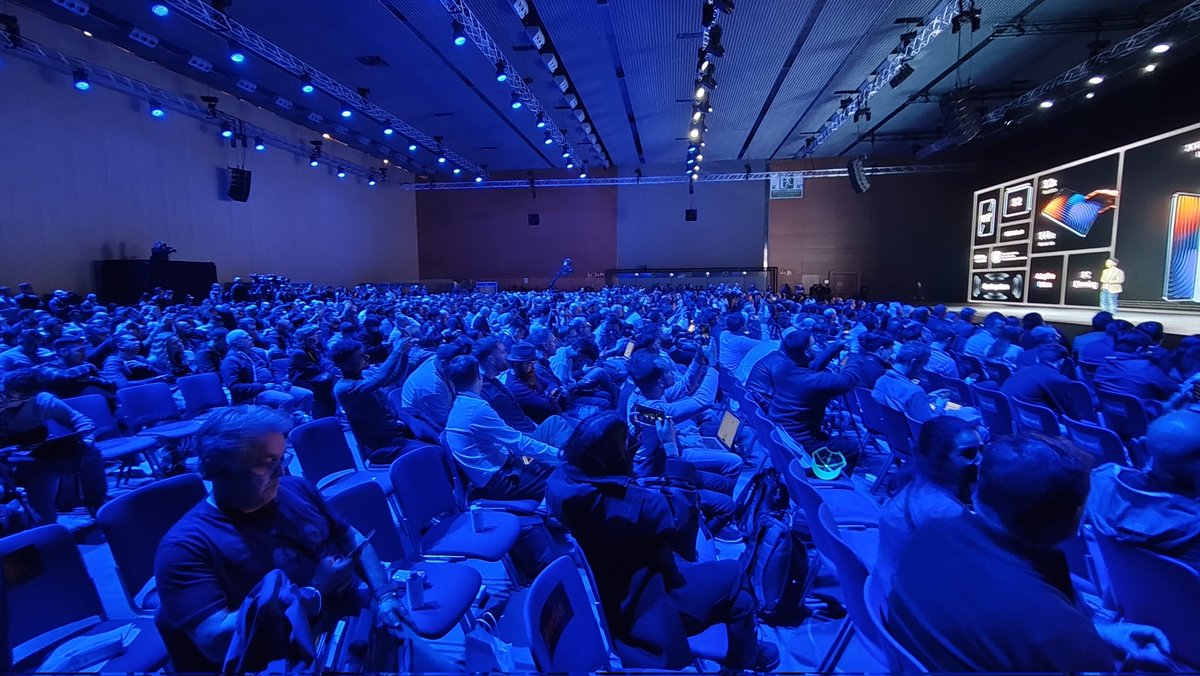 MrGadgetTech's tweet image. Ecco la platea dell&apos;evento di #xiaomi per il lancio di #xiaomi15
#XiaomiLaunch #MWC25 @Xiaomi