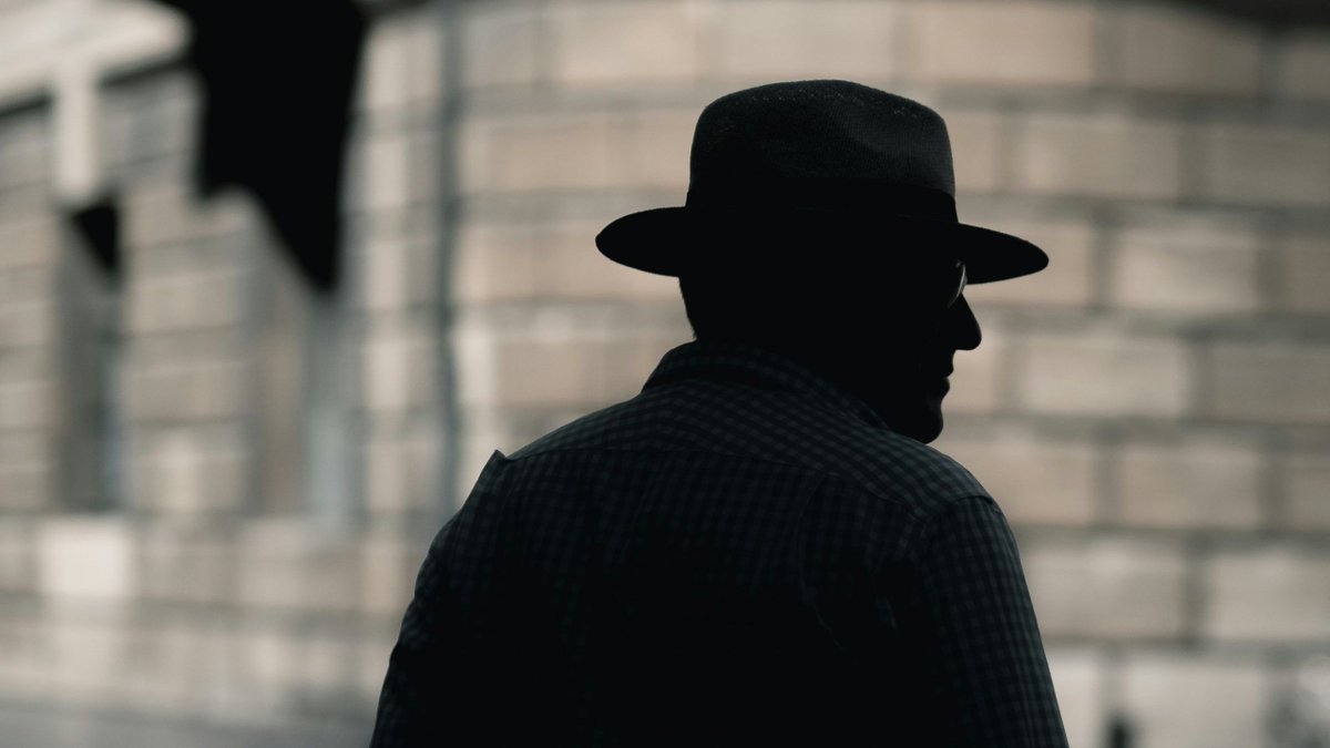 Detective fiction is the purest literature we have.

That's the claim of this new poem from Elizabeth Scott Tervo...

Click below to see how she defends it, and let us know if you agree!

buff.ly/4hTd2v3