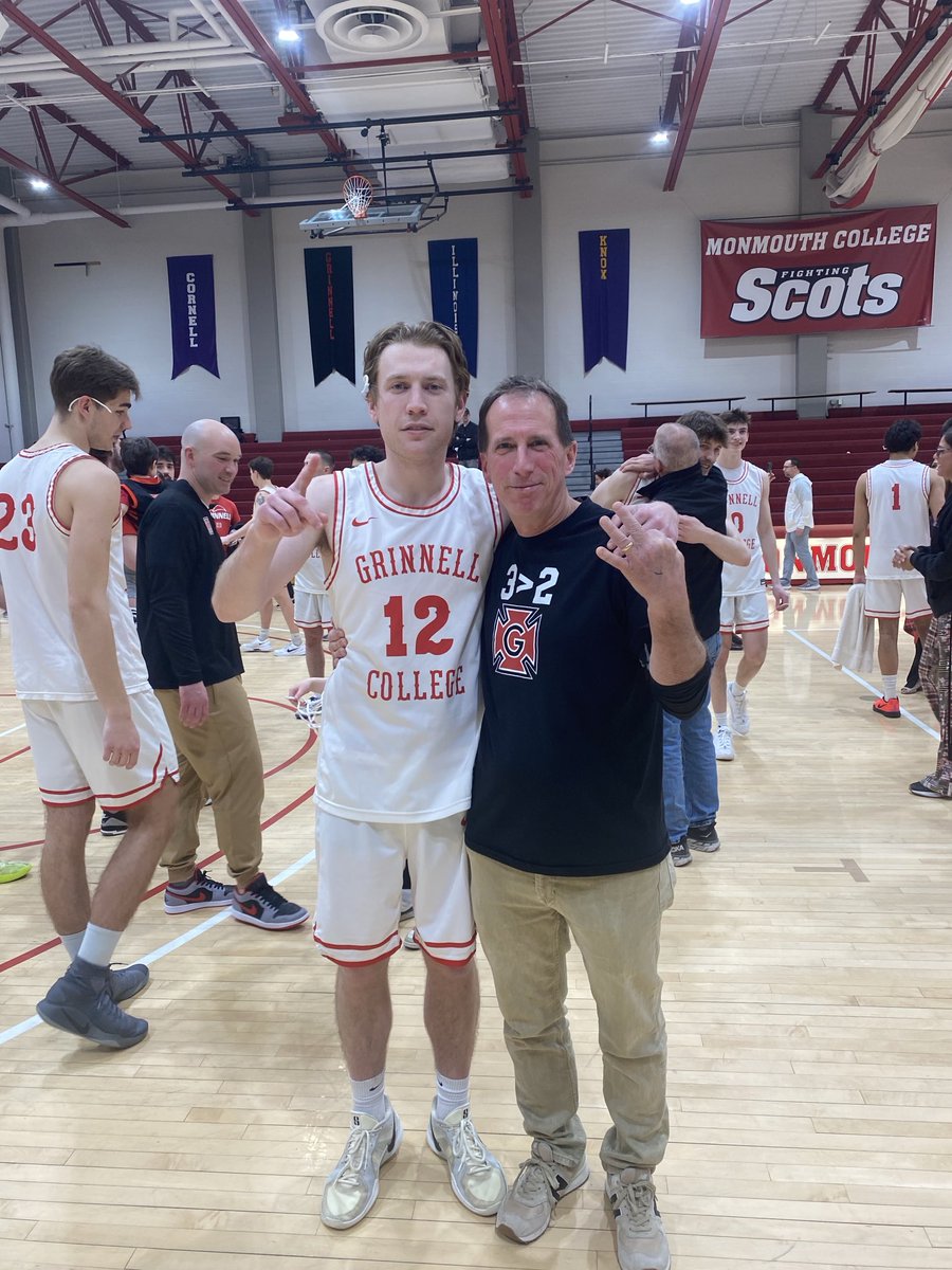 Pios dance! ⁦<a href="/GCPioneerHoops/">Grinnell College MBB</a>⁩ will hear their named called Monday. ⁦<a href="/d3hoops/">D3hoops/Patrick Coleman</a>⁩ ⁦<a href="/d3hoopsville/">Hoopsville/McHugh</a>⁩ ⁦<a href="/D3Direct/">D3Direct</a>⁩ ⁦<a href="/JayBilasCamp/">Jay Bilas Skills Camp</a>⁩ ⁦@IWUhoopscom⁩