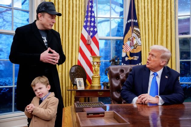 TomWyllieSinger's tweet photo. @brianglenntv We just gonna ignore this then? @elonmusk: where was your suit? Very disrespectful https://t.co/AkOlnRddHD