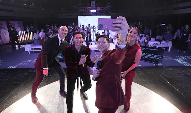 wheresrr's tweet photo. Alden Richards, Enchong Dee, Gretchen Ho and other celebrities joined vivo V50 Grand Launch! - https://t.co/YY1iByq9c8
#WheresRR #vivo #vivov50 #aldenrichards #bjpascual #enchongdee #gretchenho #nicolecordoves #latest #news #newest #update https://t.co/zxnpNqXHE8