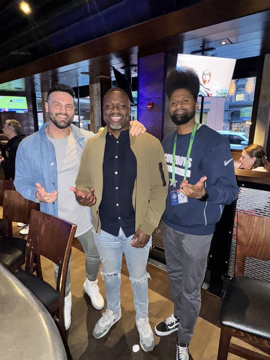 Kevin Malast (@kevinmalast) on Twitter photo Same recruiting class and over 20 years of friendship! Grateful for these guys. Happy we all got to link in Indy at the Combine. <a href="/C_Quaye/">Chris Quaye</a> <a href="/TiUnderwood/">Tiquan Underwood</a> Same recruiting class and over 20 years of friendship! Grateful for these guys. Happy we all got to link in Indy at the Combine. <a href="/C_Quaye/">Chris Quaye</a> <a href="/TiUnderwood/">Tiquan Underwood</a>
