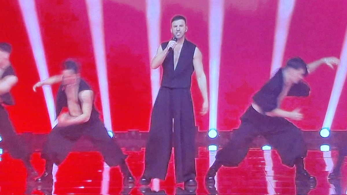 Ono kad u finalu pojacaju vokal pa shvatis da je cajka. #Dora2025