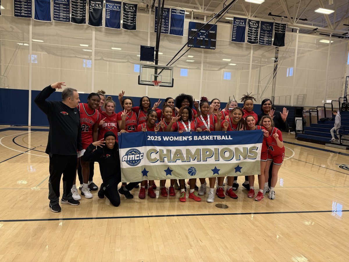 Kgiss25's tweet photo. Momma we made it (again) well 9x's if you really wanna count 🥹😩💍💍💍 NCAA Tourney bound 😤😤😤 https://t.co/caxLFraMXs