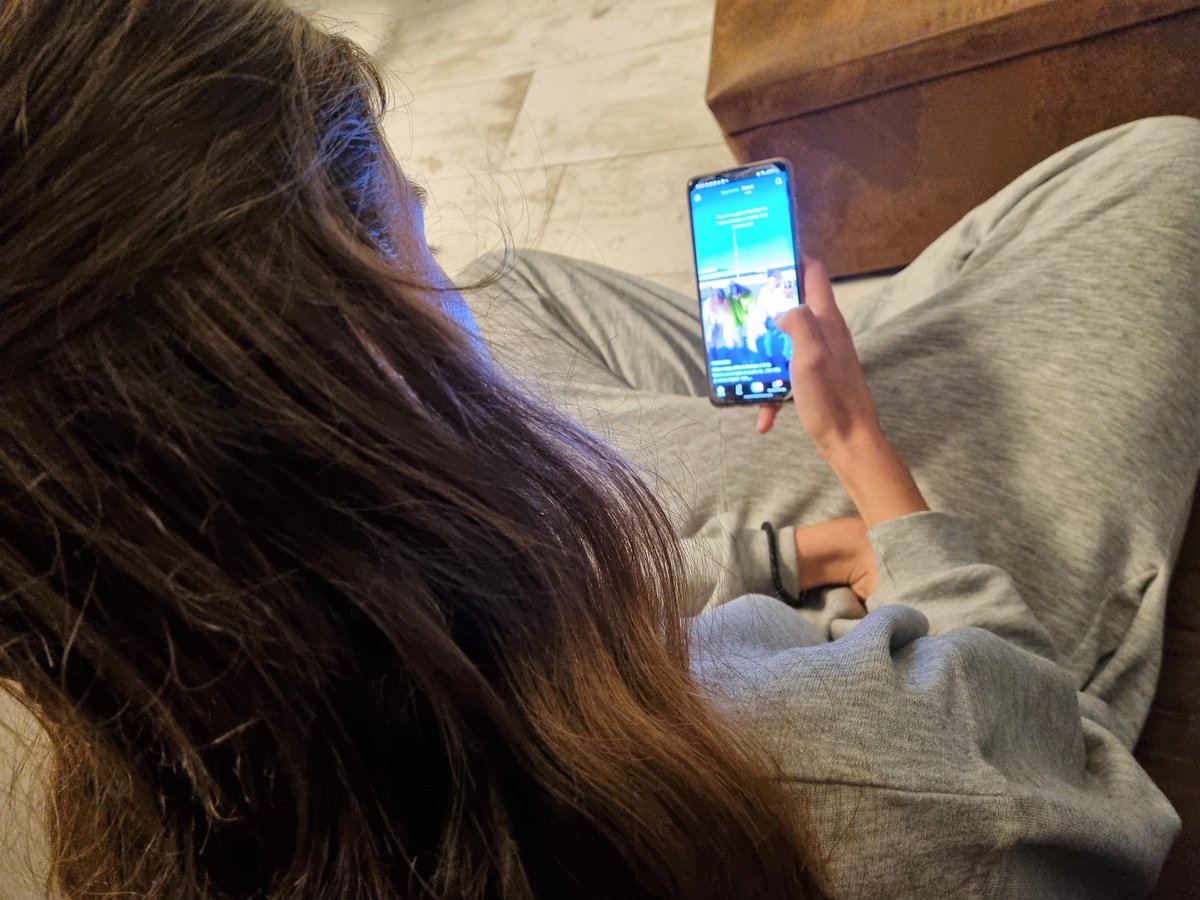 Ferran Lalueza 🇺🇦 (@ferranlalueza) on Twitter photo Tras años estudiando las #RedesSociales (estos últimos como investigador del proyecto <a href="/eHealthLit4Teen/">eHealthLit4Teen</a>), no quiero ni puedo pasar por alto que hoy es el Día Internacional del Bienestar Mental para Adolescentes.
<a href="/UOCinfocom/">UOC Estudis InfoCom</a> <a href="/UOCpsicoedu/">UOC PsicoEdu</a> <a href="/eHealthUOC/">eHealth Center UOC</a> <a href="/BDLab_UOC/">BDLab_UOC</a> <a href="/GameRecerca/">GameRecerca</a> Tras años estudiando las #RedesSociales (estos últimos como investigador del proyecto <a href="/eHealthLit4Teen/">eHealthLit4Teen</a>), no quiero ni puedo pasar por alto que hoy es el Día Internacional del Bienestar Mental para Adolescentes.
<a href="/UOCinfocom/">UOC Estudis InfoCom</a> <a href="/UOCpsicoedu/">UOC PsicoEdu</a> <a href="/eHealthUOC/">eHealth Center UOC</a> <a href="/BDLab_UOC/">BDLab_UOC</a> <a href="/GameRecerca/">GameRecerca</a>