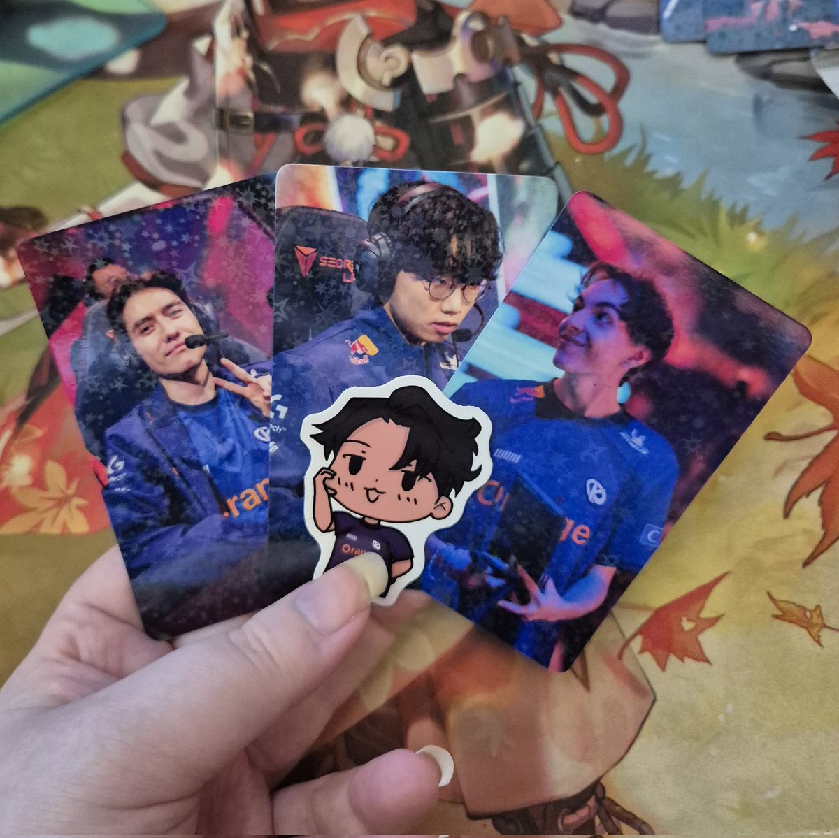 Gaelleilei's tweet image. [🏆 GIVEAWAY PLAYERCARDS VICTOIRE LEC 🏆]
Pour fêter la victoire en LEC je fais gagner à une personne le set des nouvelles playercards de l'équipe LEC + un sticker Yike

Conditions : 
- RT ce tweet
- Follow mon compte

Ouvert : Europe
TAS : Vendredi 7 mars

VOILA CEST TOUT VIVE…