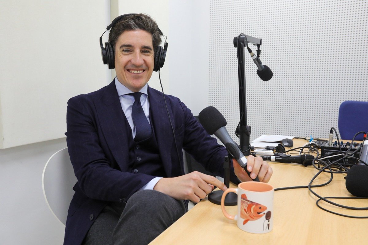 🧥¿Conoces Silbon? Su creador era un joven un poco pijo no podía costearse la ropa de marca que le gustaba. Empezó entonces vendiendo 30 americanas en casa de su abuela con su amigo del alma. 

#UnpodcastSalmon te cuenta la historia de esta firma 🎙️🧡

🎧open.spotify.com/episode/5MkbDm…