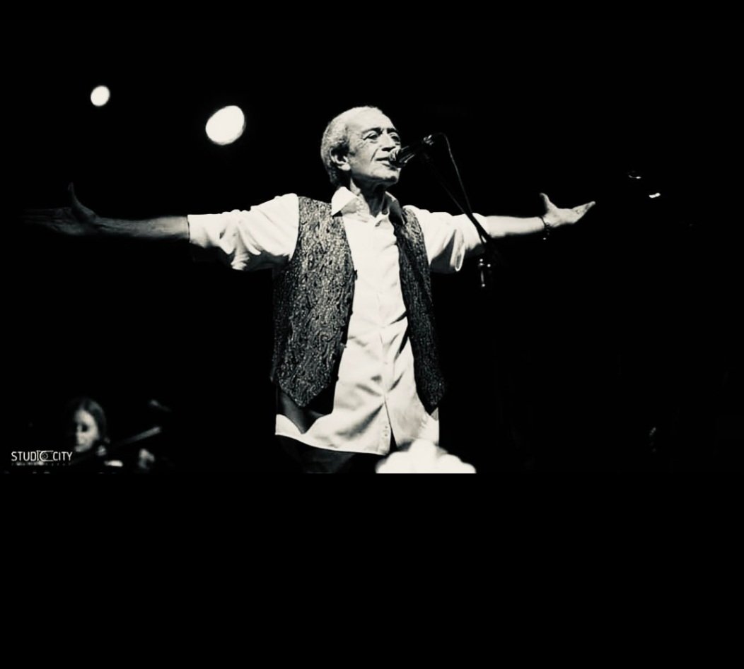 Sesin ve şarkılarınla hep var olacaksın❤️
Işıklar içinde uyu güzel insan
#edipakbayram