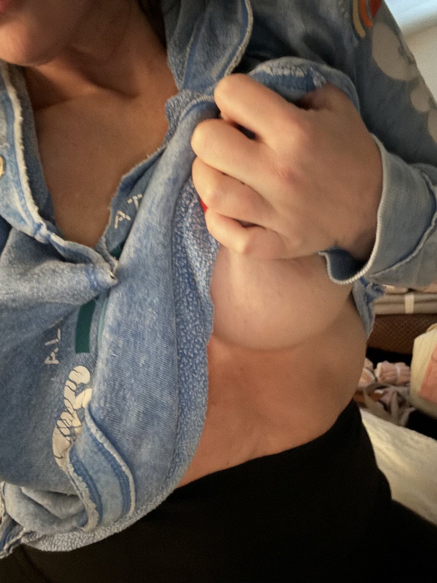 I realllyyy need to even out these tan lines...☀️☀️☀️