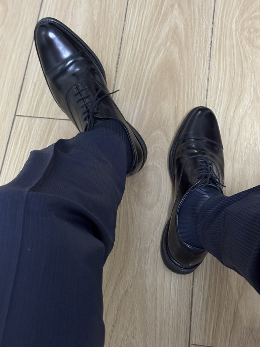 abadguy_'s tweet photo. 好久不见 #1 #0 #黑袜 #皮鞋 #黑袜粗口 #西装皮鞋 #正装男 #西装 #正装 #制服 #正装皮鞋 #正装粗口 #suit #suitplay #suitandtie #suitfetish #menatplay
#uniform #スーツ #ネクタイ #スーツ男子 https://t.co/ycMWkphvCE