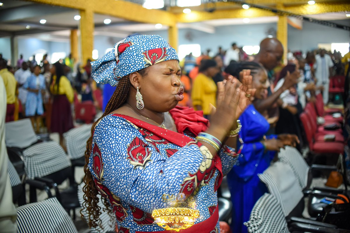 myturningpoint3's tweet photo. SUNDAY SERVICE WITH Apostle Johnson &amp; Dr. Lizzy Suleman || 2 March 2025.
Photo speaks.
#Ofm_Benin1 #HomeOfChampions #OmegaFireMinistries #southernregion3headquarters #benincity. https://t.co/0xY9327CKQ