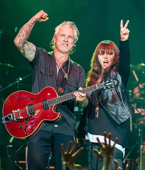 I just heard Neil Giraldo (Pat Benatar's husband) ripping a guitar solo in the grocery store over the sound system. It made me grin. 😁
<a href="/giraldo_neil/">Neil Giraldo</a>