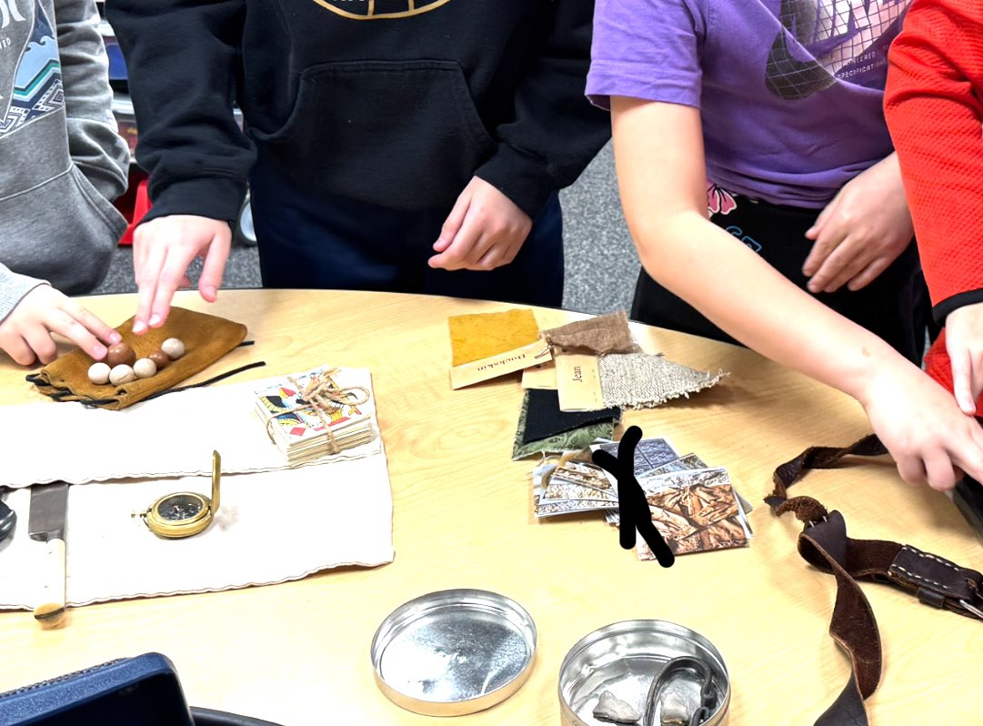 CISD Social Studies (@cisdss) on Twitter photo πβ¨ Students <a href="/GiesingerCISD/">Giesinger Elementary, Conroe ISD</a> brought history to life with a hands-on exploration of the @officialalamo History Trunk! Learning about the past has never been more interactive and exciting! #HandsOnHistory #TexasHistory πβ¨ Students <a href="/GiesingerCISD/">Giesinger Elementary, Conroe ISD</a> brought history to life with a hands-on exploration of the @officialalamo History Trunk! Learning about the past has never been more interactive and exciting! #HandsOnHistory #TexasHistory