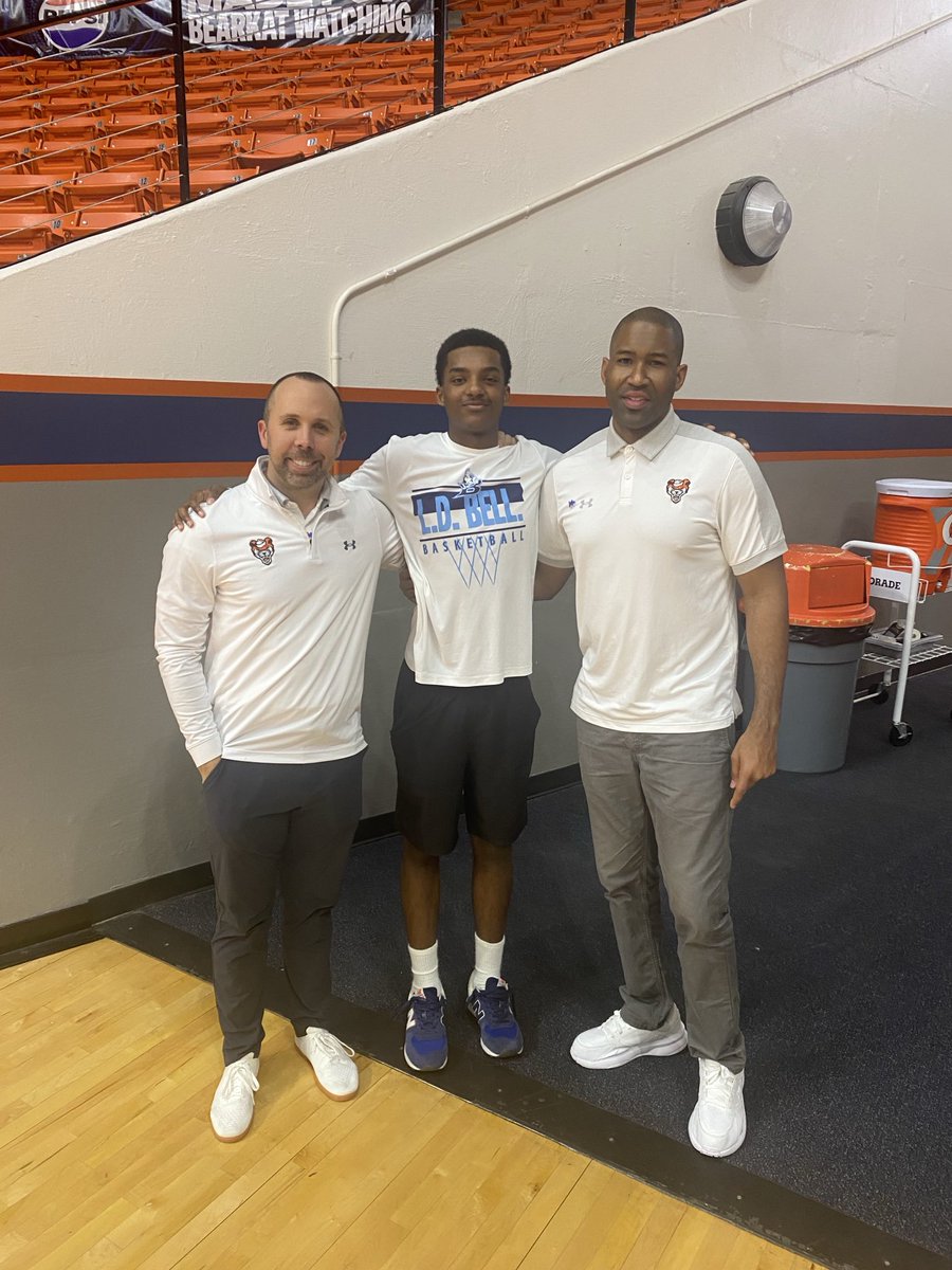 Keyaun Williams (@keyaunwilliams2) on Twitter photo Had a wonderful time last night at the Sam Houston St. game. Thank you <a href="/coachjsw/">jake white</a> and head coach <a href="/Chris_Mudge/">Chris Mudge</a> for the invitation. 🏀💪🏾🏀💪🏿 Had a wonderful time last night at the Sam Houston St. game. Thank you <a href="/coachjsw/">jake white</a> and head coach <a href="/Chris_Mudge/">Chris Mudge</a> for the invitation. 🏀💪🏾🏀💪🏿