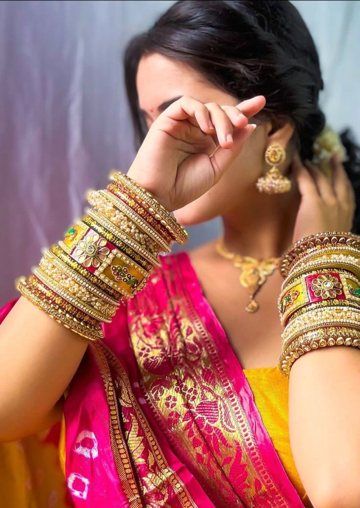 poonamg51580's tweet photo. वो नजर नहीं  आए ,हम जिनकी नजर में  रहते हैं ..........
                  💕
          💕
तकदीर  ही ऐसी  पायी हैं  ,
       #कि सर वक्त  सफर में  #रहते 
है......!!
        #Sirf Tum ✍️ https://t.co/xlL2Rh4ByW
