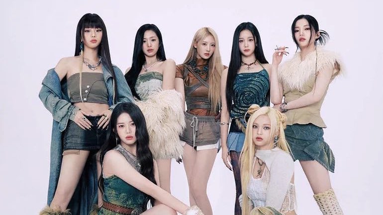 kchartsmaster's tweet photo. Girlgroup debut album with highest 1st week sales on Hanteo history:

1. #Hearts2Hearts, The Chase — 408,880 🆕
2. #BABYMONSTER, BABYMONS7ER — 401,287 
3. #ILLIT, SUPER REAL ME — 380,056
4. #NewJeans, New Jeans — 311,271 
5. #LESSERAFIM, FEARLESS — 307,450 https://t.co/j1eHsl7PdF