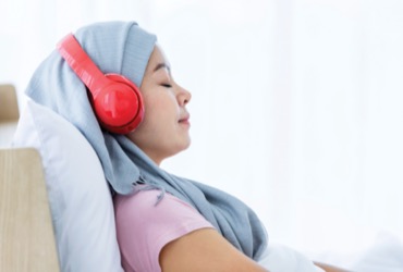 Patients who use self-hypnosis before undergoing surgery may experience lower anxiety levels and contribute to better recovery. 

 painmedicinenews.com/a/QCoBAA/t