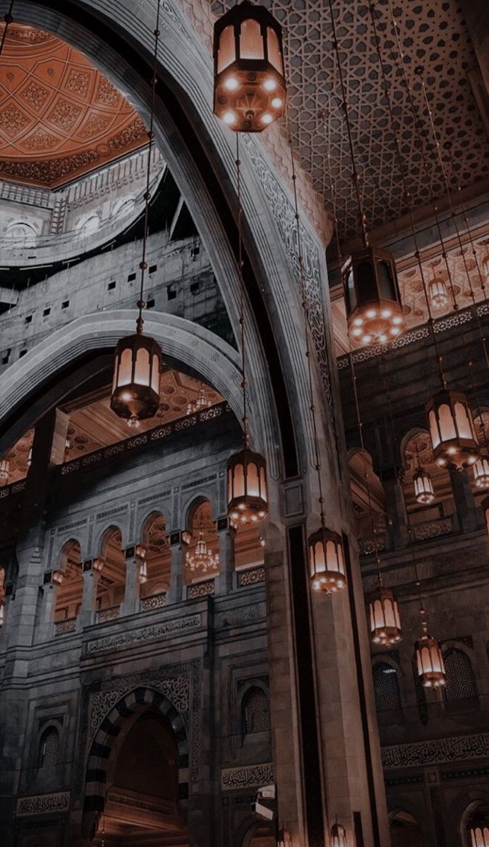 اللهم أمين لكُل دعاء فاض أو كُتِم، ولكل أُمنية عُلّقت وانتُظِرت ..
:
تقبل الله طاعاتكم