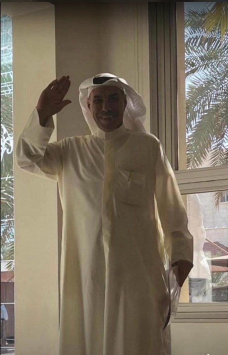 لقد كان فقيدنا بوسعود 
رحمه الله يملك قلباً متسعاً للجميع، وأخاً حنوناً للجميع ووجهاً بشوشاً للجميع ..
عشت طيبا ومت طيبا ..
وستبقى ذكراك طيبه ..

#احمد_عجيل_المنير_السعيدي