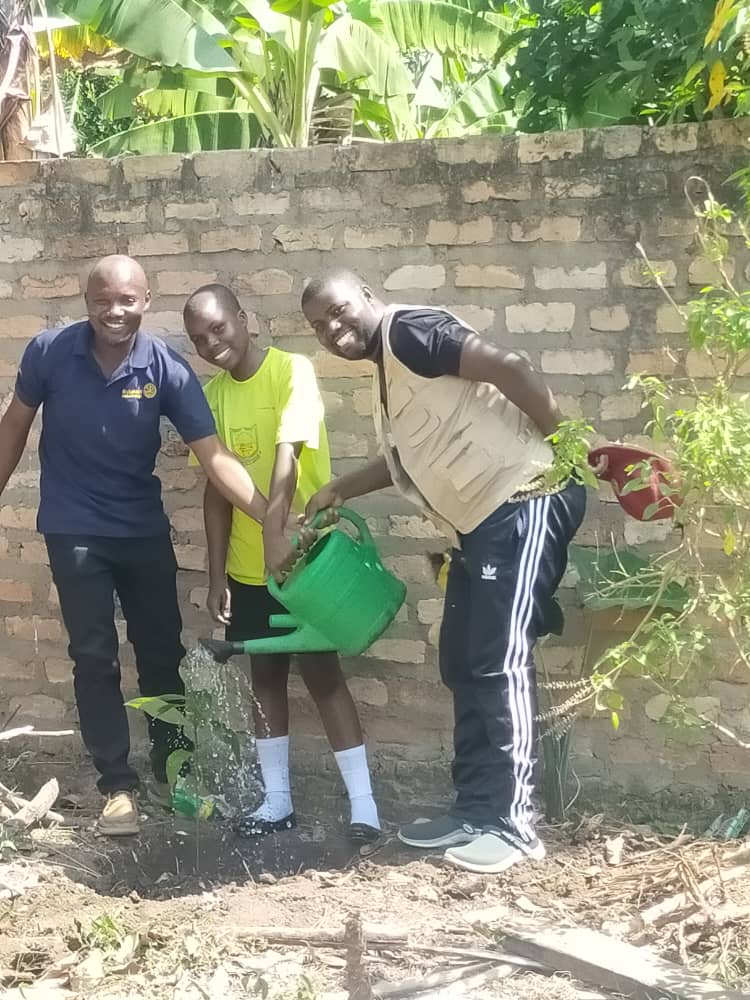 Rotaract Club of Kyengera (@rctkyengera) on Twitter photo Corporate partnership with Roofings Limited!!
<a href="/RoofingsGroupUG/">Roofings Group Uganda</a> for over the years has supported Rotary's cause towards environmental sustainability through Forever Forestry. Acts of good will we strive to impact communities like Buyikuzi, Lukaya TC Corporate partnership with Roofings Limited!!
<a href="/RoofingsGroupUG/">Roofings Group Uganda</a> for over the years has supported Rotary's cause towards environmental sustainability through Forever Forestry. Acts of good will we strive to impact communities like Buyikuzi, Lukaya TC