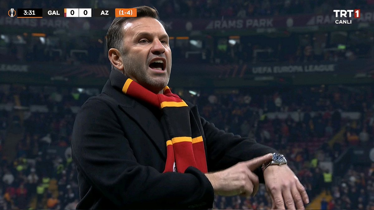 8 puan farkla Şampiyonluk verdikten sonra istifa tag'ı açan taraftarlar.