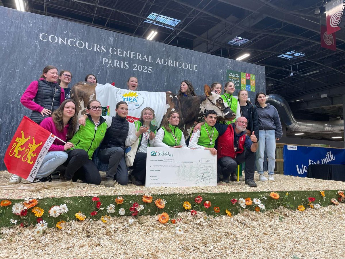 nathporte's tweet image. #SIA Nos établissements agricoles sont les meilleurs ! Le #Robillard, 1ère place Vaches laitières au Trophée International de l’Enseignement Agricole 🥳🤩 Fière de vous 💪! @RegionNormandie @Herve_Morin @ClotildeEudier @SophieGaugain @NdieConquerante
