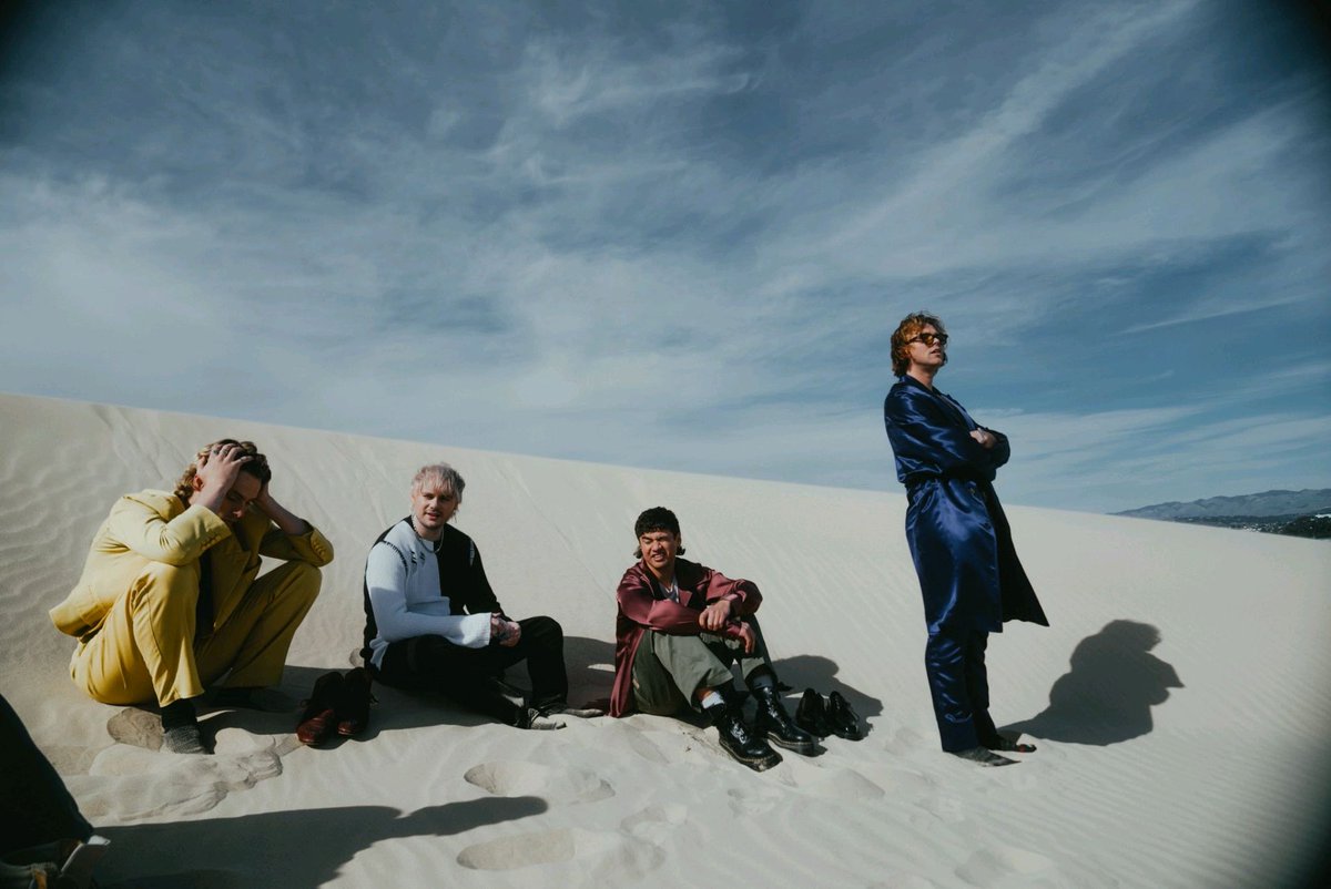 5SOSUpdES's tweet image. ◜📢◞ #INFOSOS — Hoy, pero hace 3 años, la banda australiana #5SecondsofSummer publicó el video de su sencillo principal #COMPLETEMESS, marcando el inicio de la era #5SOS5.
Actualmente, el video cuenta con más de 12M de vistas.

youtu.be/GoQ85cs5fk0

#3YearsofCOMPLETEMESSMV