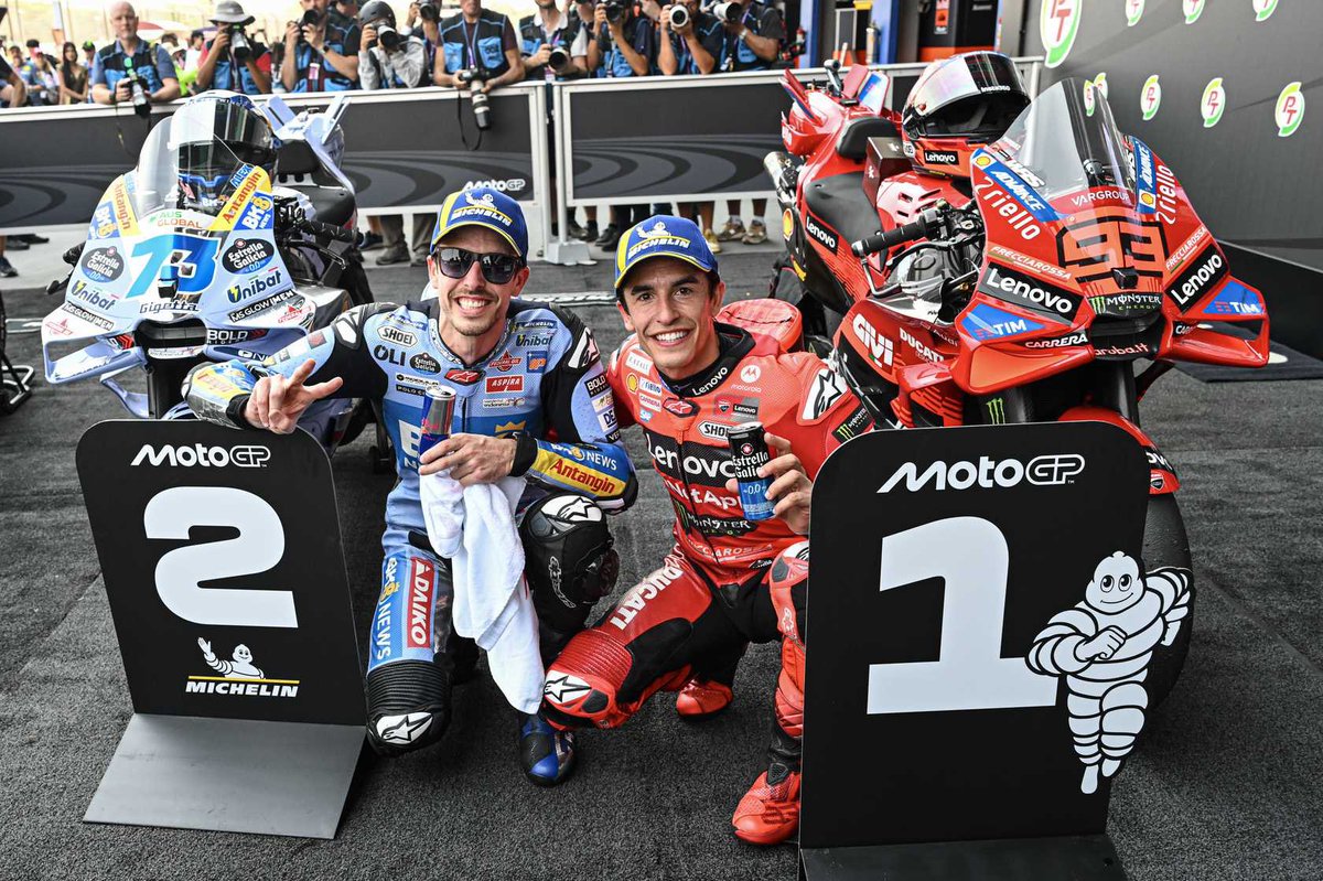 Marc Marquez et Alex Marquez : 
1er et 2ème en qualification.
1er et 2ème de la course Sprint.
1er et 2ème du Grand Prix.
1er et 2ème au Championnat du Monde. 
#MotoGP #ThaiGP