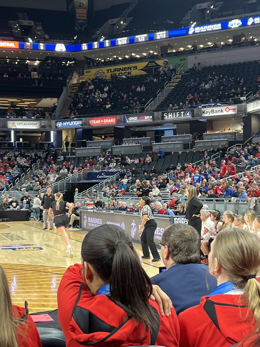 Grateful for the opportunity to be selected to serve as a Team Host for the 2025 IHSAA Girls Basketball State Finals on Saturday🏀

Amazing experience and great day of basketball!