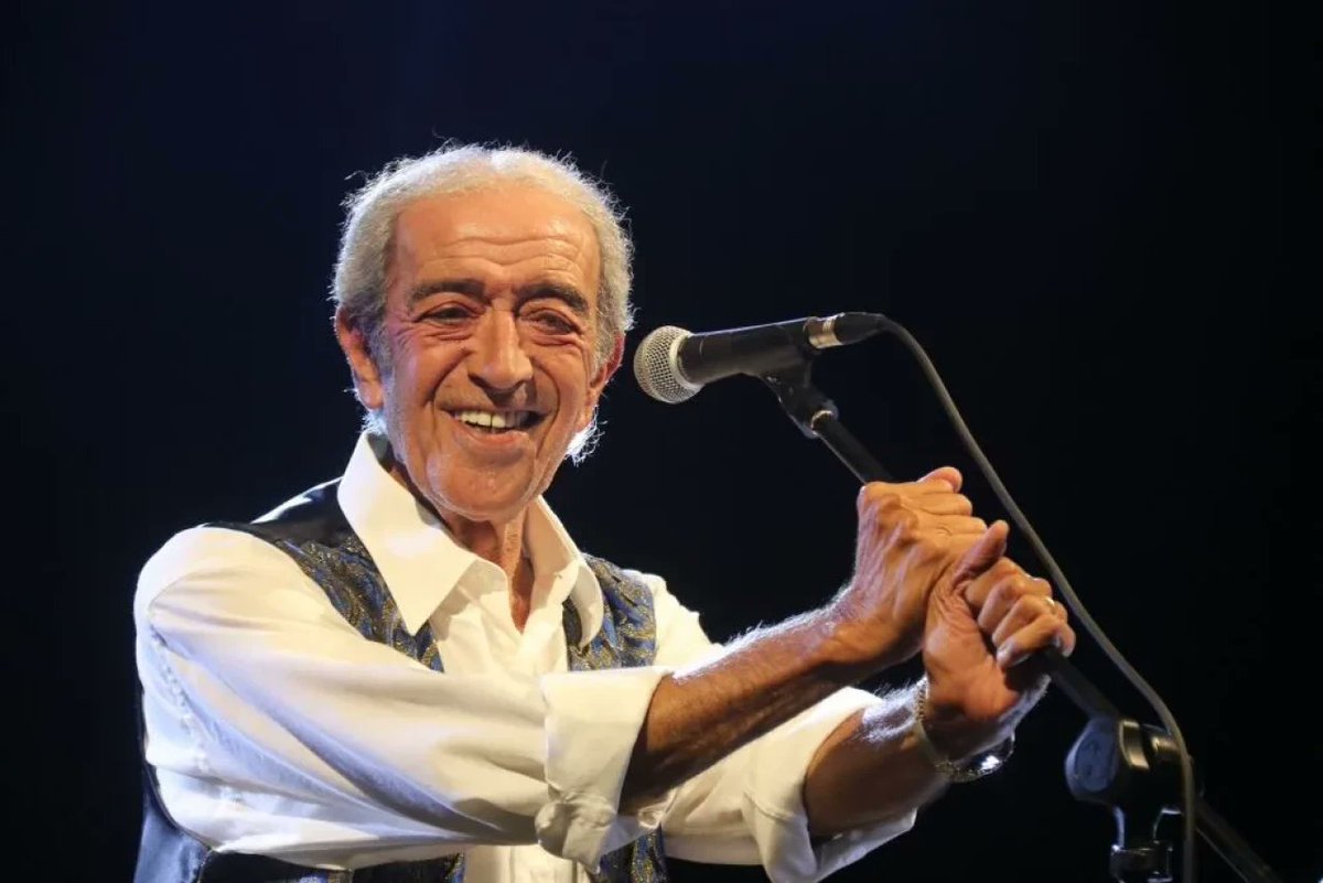 Sanatçı Edip Akbayram, tedavi gördüğü hastanede hayatını kaybetti.