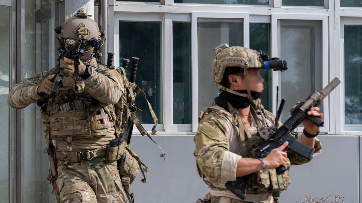 Remnantize's tweet photo. NSW and ROK Navy SEALs, 2025 https://t.co/tS9zIdcbY5