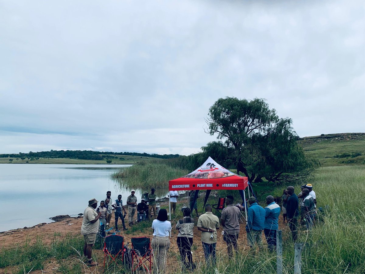 MMavusoo's tweet image. After hard work and sweating as young farmers, we decided to meet and greet
#Kasongo
#MCV