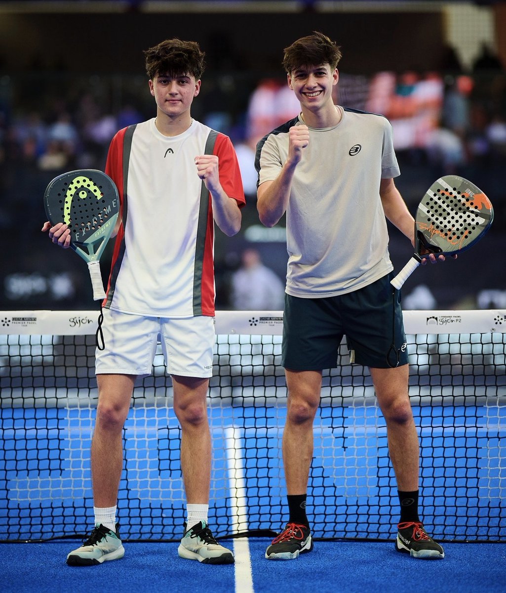 reydelglobo's tweet photo. Curro Cabeza y Diego Garcia hicieron hoy su gran presentacion al mundo del padel

Son CAMPEONES en Gijon tras vencer por 7-5 4-6 6-3 a Tolito Aguirre y Gonza Alfonso

17 y 18 años tienen estos pibes 🤯🤯 https://t.co/NQEVdxfRzi