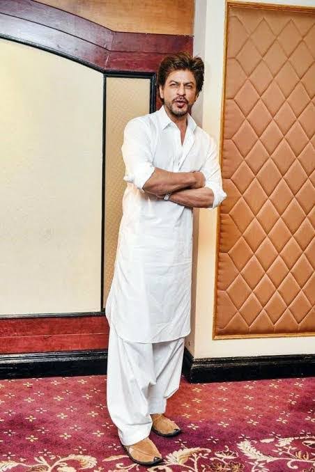 SrkiansM's tweet photo. May this Ramadan fill your heart with peace and Allah bless everyone with immense success and happiness 🤍🛐🍀✨#shahrukhkhan #srk #king #SRKiansmulti #love #smile #kingkhan
@iamsrk https://t.co/lokh69uwZ6