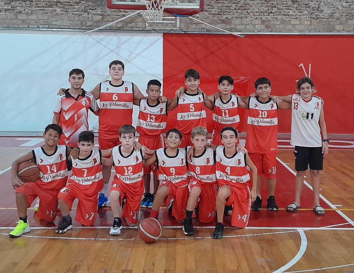 AtleTv2025's tweet photo. Torneo Apertura. Fecha 1 🆚 @cadnorte. Cubrí la U13 en su vuelta a la competencia (foto 1) con el debut como DT a cargo de @axelzumoffen. La base de lo que sigue en formativas. El comienzo para Ellos en competencia. Además agregamos fotos categorías U15 y U17. https://t.co/SoprYeAayo