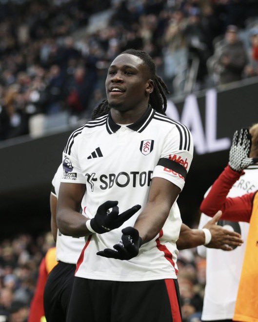 Modzerosport's tweet image. Calvin Bassey scores for @FulhamFC against @ManUtd 

The kind well wey Amorim Dey dig manu enter eh

#modzerosport